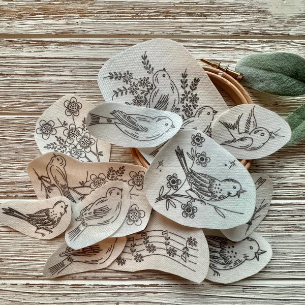 Motif d'oiseaux de style vintage à broder en adhésif et au point