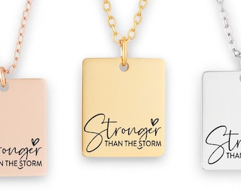 Stärker als der Sturm Halskette • Inspiration Geschenk für Frauen • Quadrat Anhänger Halskette • Ermutigung Schmuck • Stärke Zitat