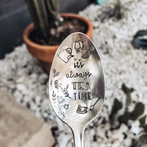It's Always Tea Time - lepel voor thee - gestempelde zilveren lepel koffiewagen koffiestation - kousvuller - cadeau voor hem