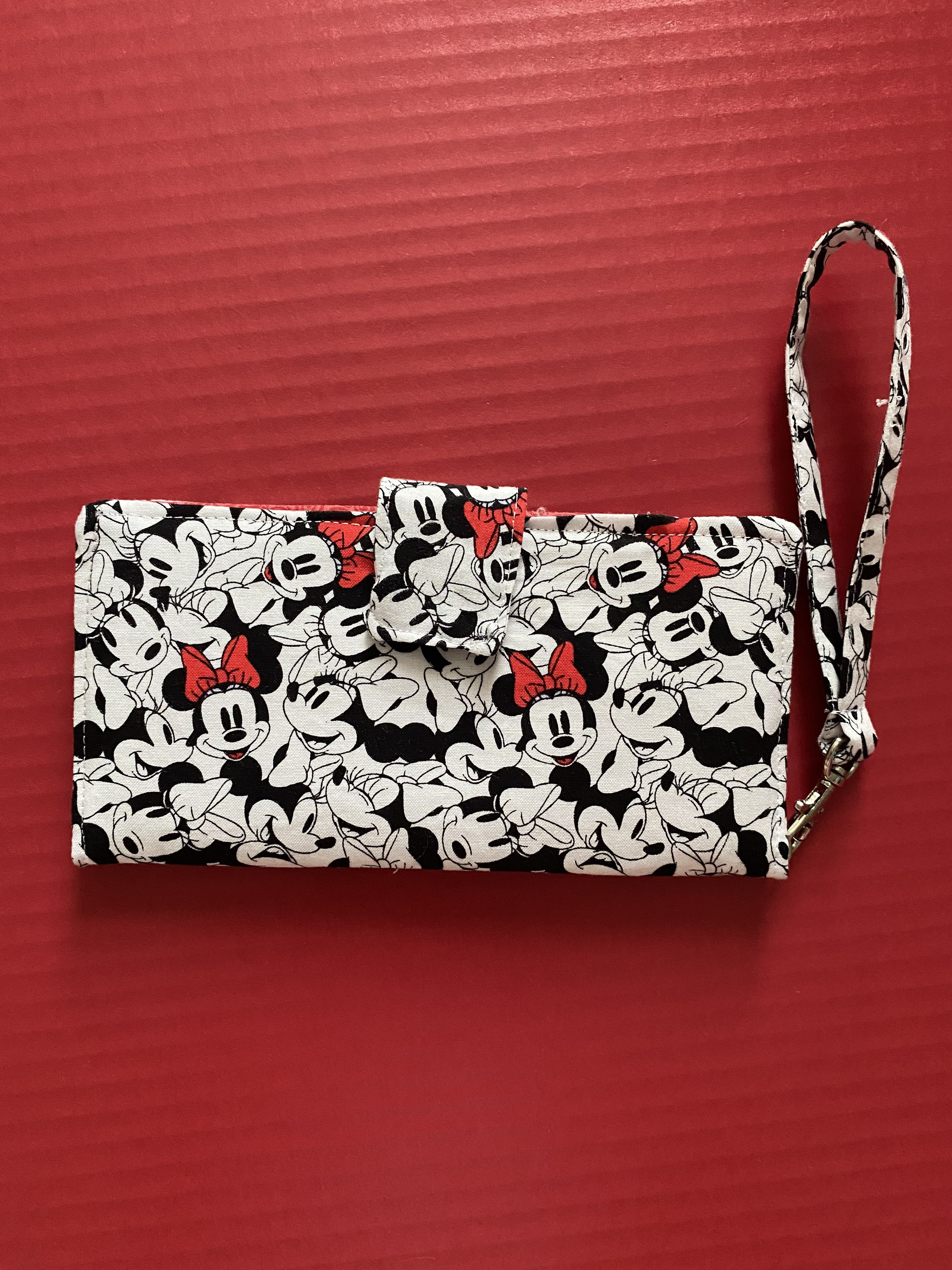 Minnie mouse deals clutch bag