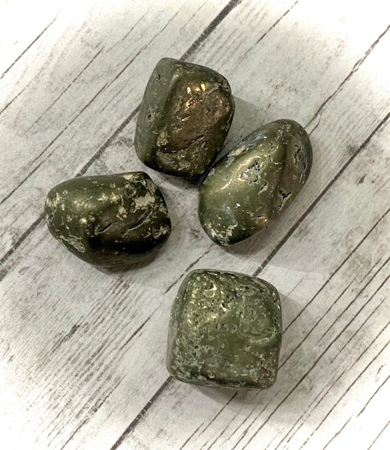 Una piedra aspera natural de PIRITA NEGRA Pepita de oro de los tontos Cristal de pirita cruda Etsy Espana