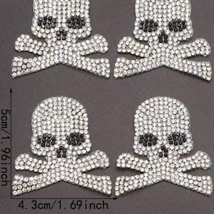CraftbuddyUS IDM8 4 piezas (5 cm x 4,3 cm) Diamantes de imitación de calavera con motivo termoadhesivo