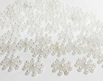 CraftbuddyUS 50 pieces 15mm White Acrylic Pearl Snowflake Toppers