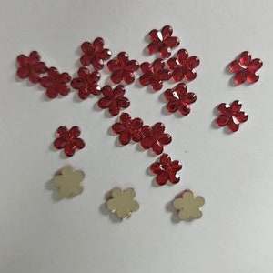 CraftbuddyUS 100pcs 10mm Red Flower Shape Flatback Acrylic Diamante Crystal Rhinestone Gems
