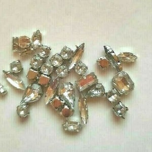 CraftbuddyUS 50pcs Mixed Shape Silver Set Clear Sew On Acrylic Crystal Montees