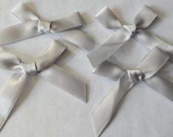 CraftbuddyUS 10 x (2 in x 1,5 in) zilversatijn stofmotieven, strikken lijmen of vastnaaien