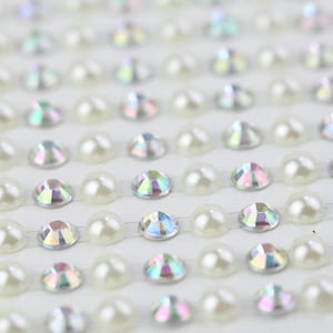 CraftbuddyUS 264 stuks 5 mm zelfklevende ivoren parels en doorzichtige diamanten strip edelstenen