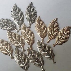 CraftbuddyUS 12pc 25 x 50mm decoratieve metalen filigraan blad toppers: zilver en goud, diy