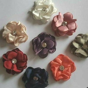 CraftbuddyUS 28 GEMENGD Plak, naai op satijnen bloemen met diamantcentrum, DIY