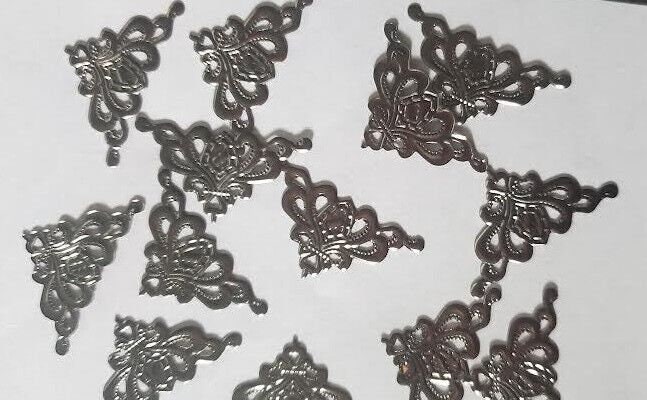 CraftbuddyUS DC1-22mm Corner. 15pcs Gunmetal Filigree Metal Decorative Corner Embellishments