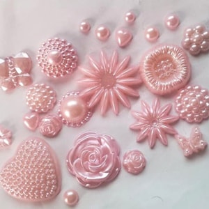 CraftbuddyUS 75pcs Acrylic PINK Flatback Mixed Flowers Pearl Bead Assortment