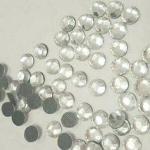 CraftbuddyUS 100 Stück 4mm Clear Hotfix Acryl Diamante Strass Edelsteine, DIY