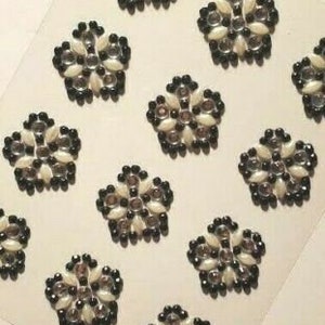 CraftbuddyUS CB063 12pcs 20mm Self Adhesive Diamante Pearl,Black & Clear Flower Rhinestone Gems
