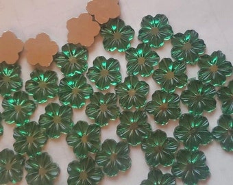 CraftbuddyUS 100 pcs 12 mm Vert Fleur Forme Flatback Acrylique Diamante Cristal Strass Gemmes