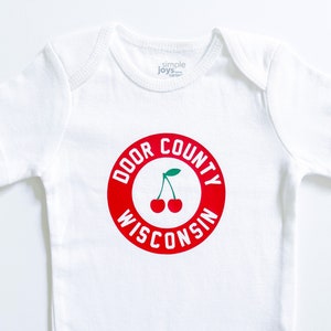 DOOR COUNTY rompertje of peuter T-shirt - Wisconsin pasgeboren romper - kersen babykleding - Sturgeon Bay kinder T-shirt - babycadeau en kaart