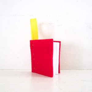 Set van zes boek ornamenten - Red Vilt Boek Ornament - Boek Wedding Favor - Book Party Decor - Vilt Kerst Ornament - Vilt Ornament