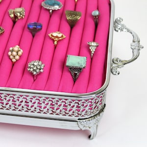 Hot pink jewelry displays store