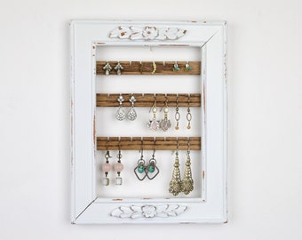 Soporte para aretes colgantes, exhibición de aretes pequeños, organizador de joyas para montaje en pared, marco blanco con capacidad para 12 pares, organización de aretes y aretes colgantes