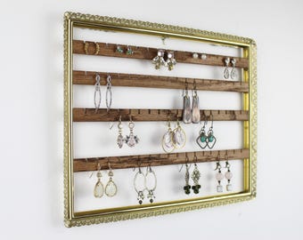 Soporte de metal para joyas, organizador de pendientes para colgar en la pared, marco de filigrana vintage, solución de almacenamiento de latón y madera, estante para pendientes exclusivo