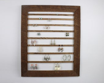 Soporte de pendientes de madera de granero grande, marco de almacenamiento de pendientes colgantes, exhibición de joyería rústica, organizador de joyas de madera de granero recuperada