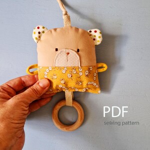 Naaipatroon beer babyrammelaar, doe-het-zelf knuffel (pdf-patroon)