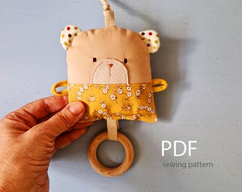 ベビーラトルおもちゃテディベアパターン、テキスタイルベビーおもちゃ木製リング歯固め人形縫製パターン、ソフトラトルおもちゃパターン赤ちゃんへの贈り物