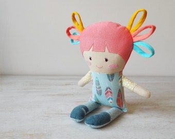 DIY ミニ人形の縫製パターン、女の子の新生児のための最初の人形の