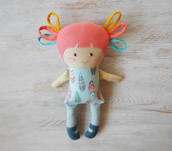 DIY ミニ人形の縫製パターン、女の子の新生児のための最初の人形の