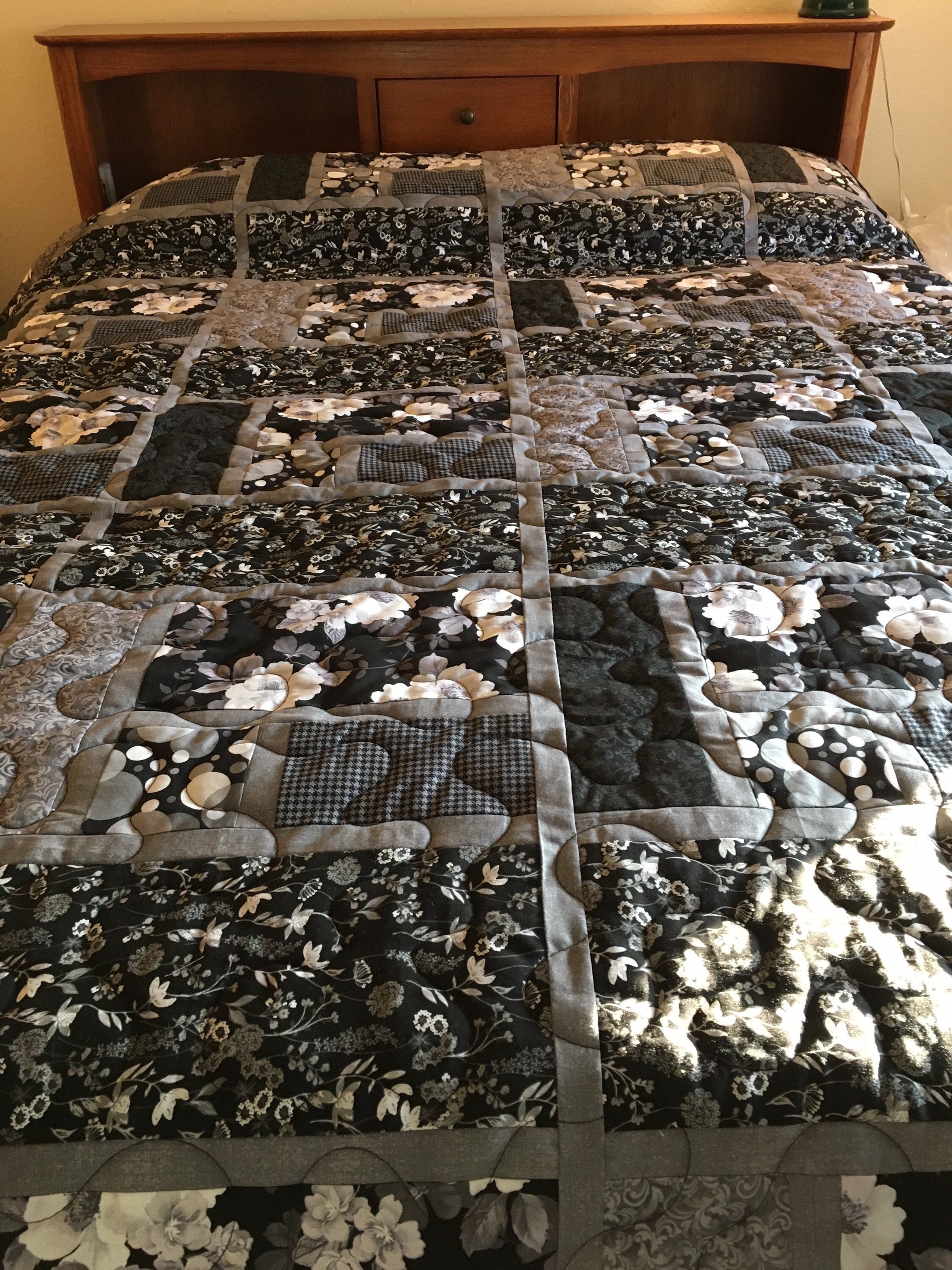Black, Gray and White Are the Perfect Combination in This Queen Size ...