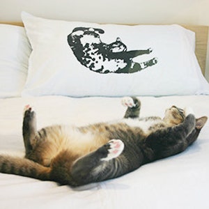 Lazy Cat Screenprinted Pillowcase Tencel image 3