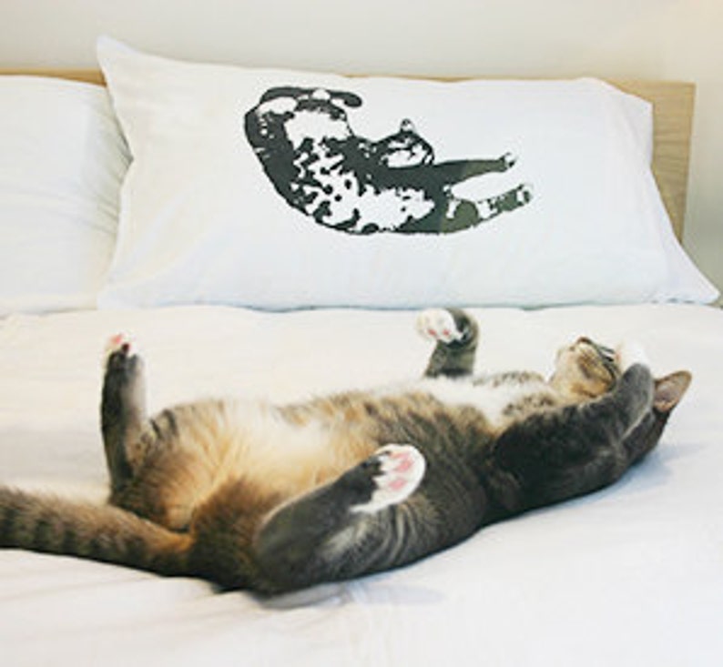 Lazy Cat Screenprinted Pillowcase Tencel image 3