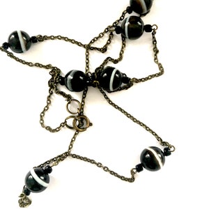 Vintage Art Deco banded Agate necklace 34”