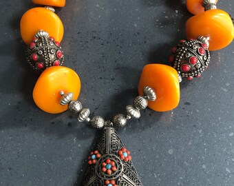 Berber Resin necklace with Coral beads