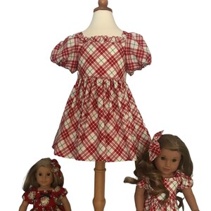 Robe de Noël à carreaux pour filles, robe de poupée fille assortie, robe de Noël pour bébés filles, tenue du Père Noël, Noël pour tout-petits, robe pour tout-petits image 2