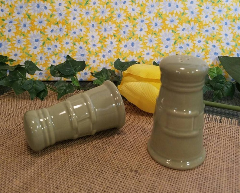 Vintage Salt and Pepper Green Ceramic Salt & Pepper Shakers Etsy