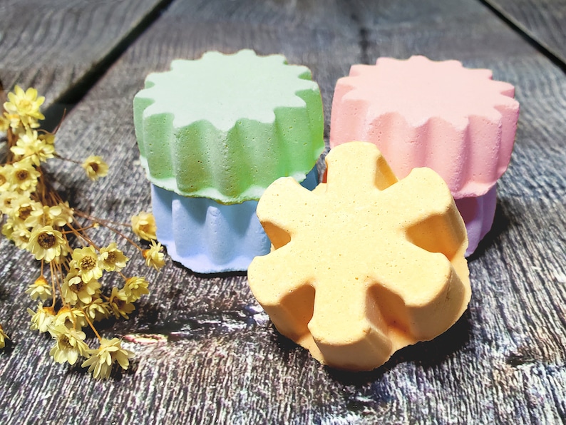 shower steamers, shower bombs, shower steamer gift set, shower bomb gift set, 5 pack shower steamer, shower fizzy, shower fizzer, shower fizzies, eucalyptus shower steamers, essential oil shower steamers