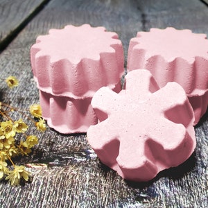 Shower steamers for baby showers, baby shower favors, shower bombs for baby showers, pink shower steamers, pink shower bombs, shower steamer, shower bomb
