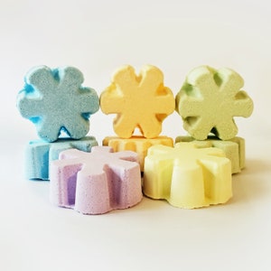 lavender shower fizzer, shower fizzies, Shower Steamers, shower steamer gift set, shower steamer bombs for women, shower tablets, shower steamers for men, eucalyptus shower steamer with essential oils