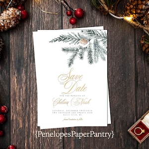 Carte réservez la date pour mariage d'hiver, branche de pin personnalisée, pomme de pin, calligraphie dorée, cartes imprimées scintillantes, enveloppes incluses, élégantes