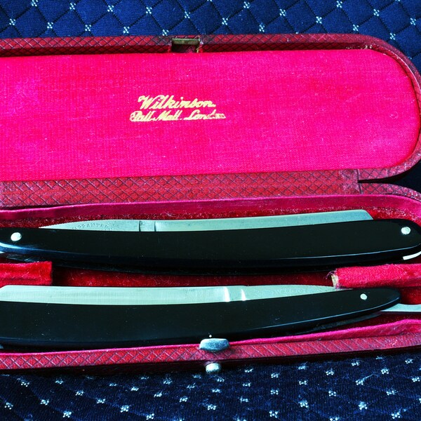 Idee regalo abbinato coppia di rasoi dritto Wilkinson vintage, Rasatura pronto, caso originale, condizione pulita,