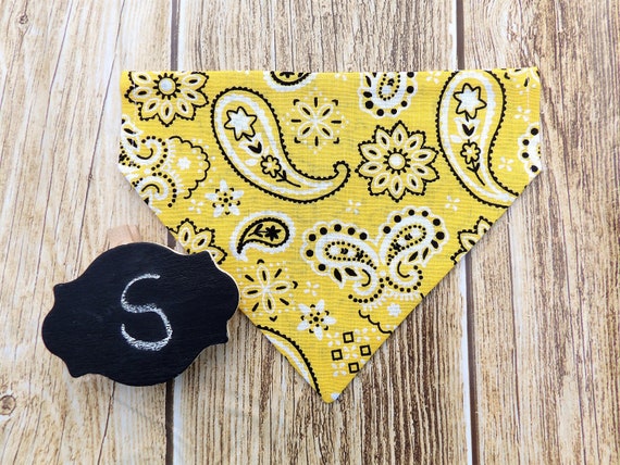 Yellow Small Dog Bandana. Yellow dog bandana. Bandana print dog bandana. Dog bandana. Small dog bandana. Summer dog bandana. Paisley dog.