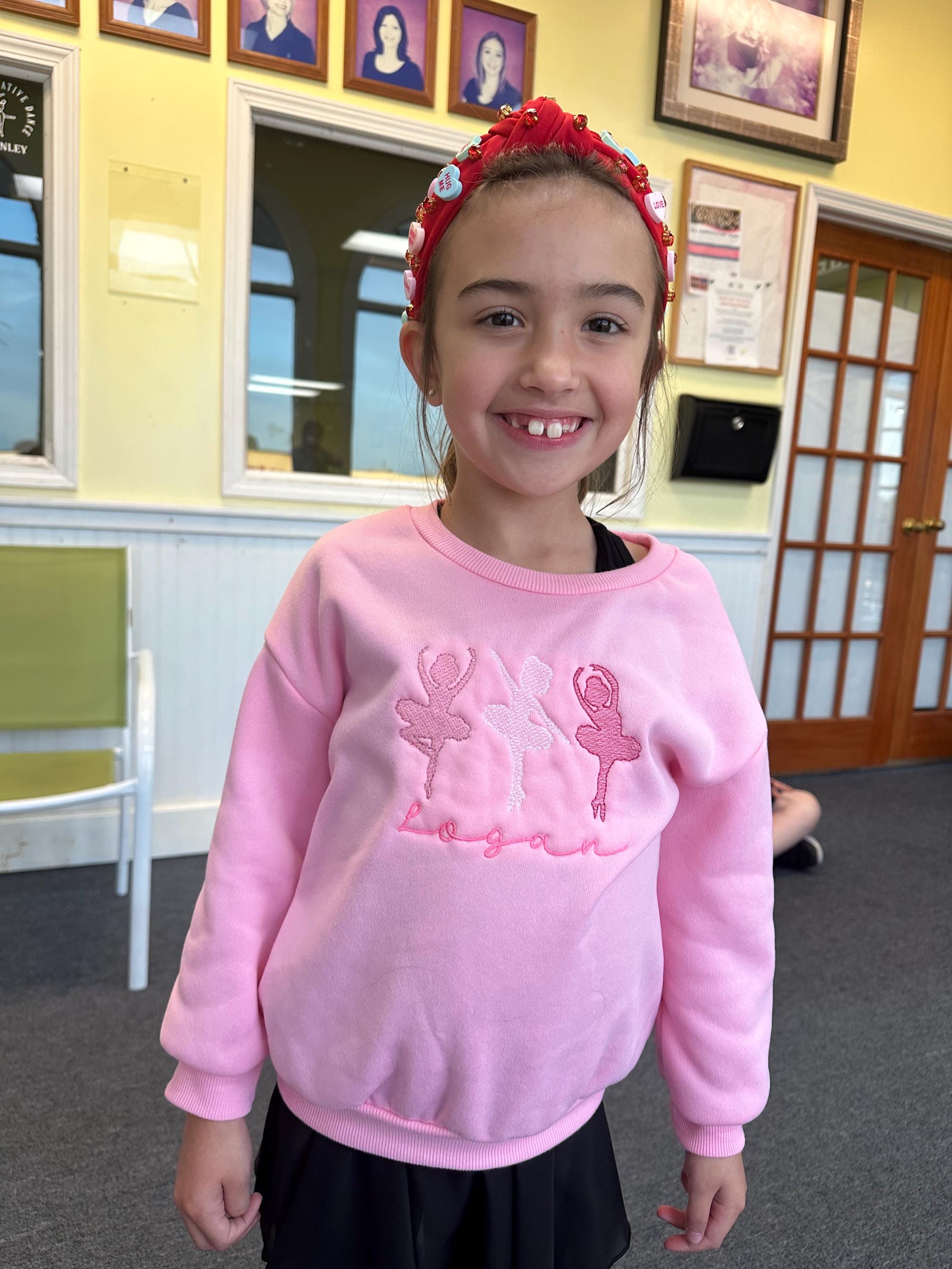 Mädchen bestickte Sweatshirt, Tanz Sweatshirt, Ballett Sweatshirt, Tanz Bewertung Geschenk, personalisiertes Geschenk für Mädchen, Tanz Cover Up