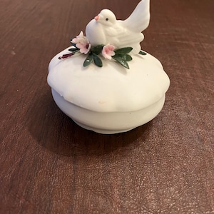 Capodimonte Porcelain Trinket Box with Bird and Flowers on Top- Mollica- Made in Italy