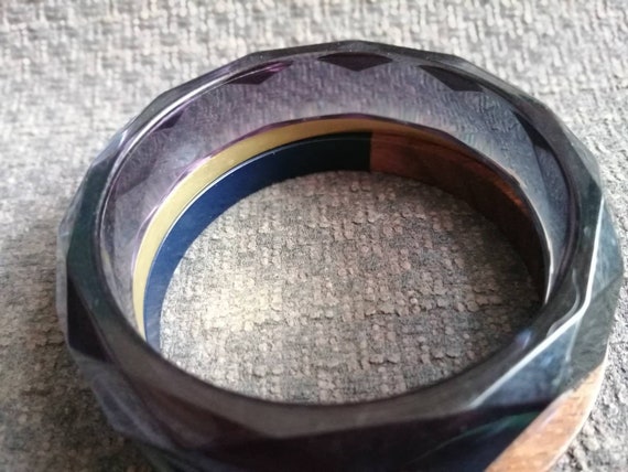 Three vintage bangles - changing colour lucite, a… - image 7