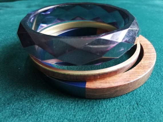 Three vintage bangles - changing colour lucite, a… - image 2