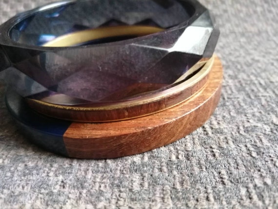 Three vintage bangles - changing colour lucite, a… - image 3