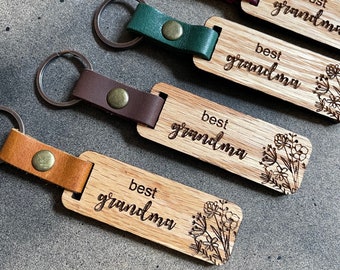 Personalized Best Grandma Oak Wood & Leather Keychain| best Grandma engraving |Gift for Grandmother | Grandma gift | Minimalist mom gift