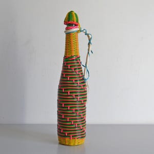 Vintage 1960-tals Scoubidou-flaska.