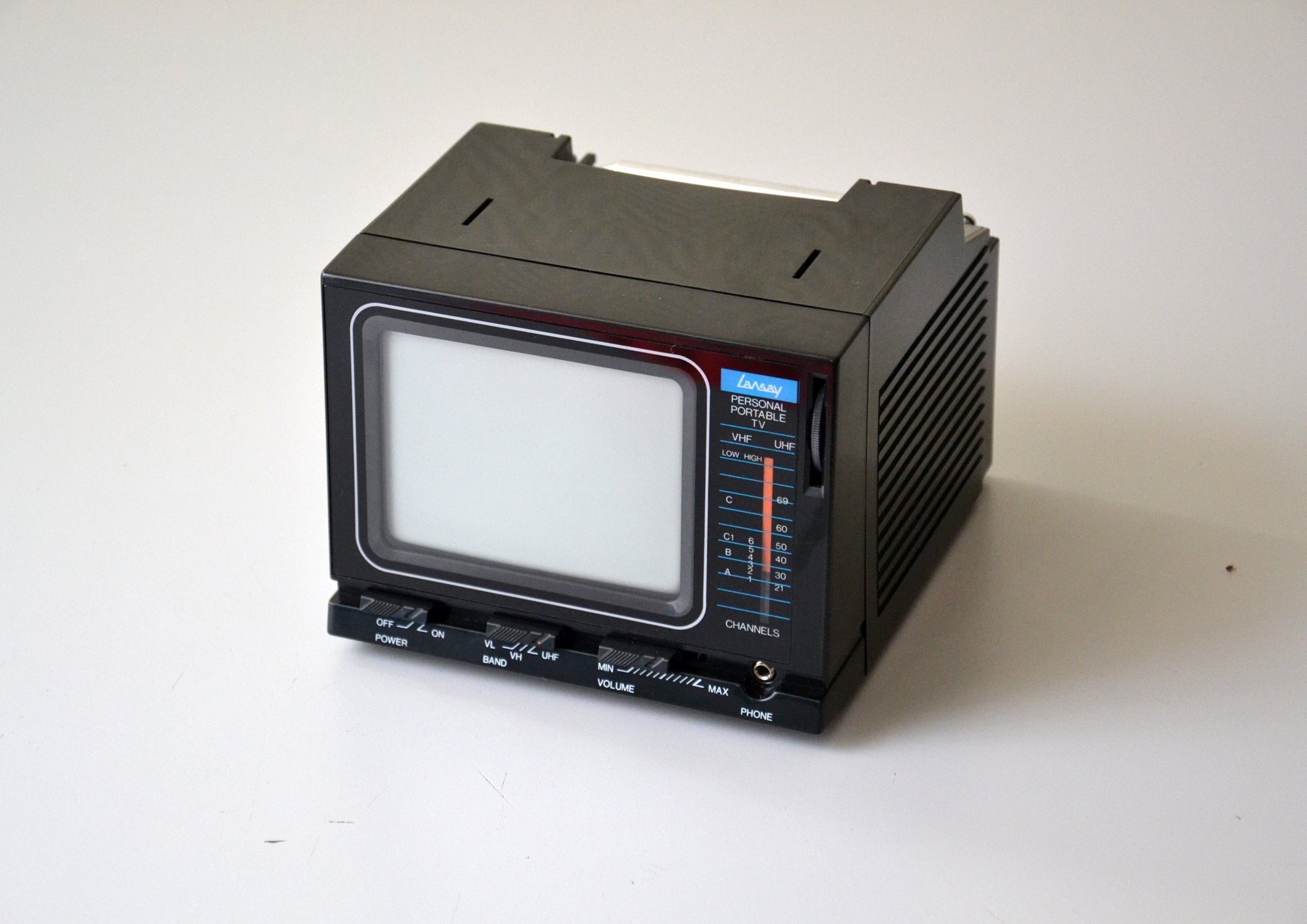 Téléviseur Portatif Vintage Lansay TV506 – Années 80 ? – Très Bon état – Occasion