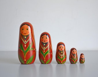 ロシア人形、マトリョーシカ人形、ヴィンテージハンドメイド、子供部屋